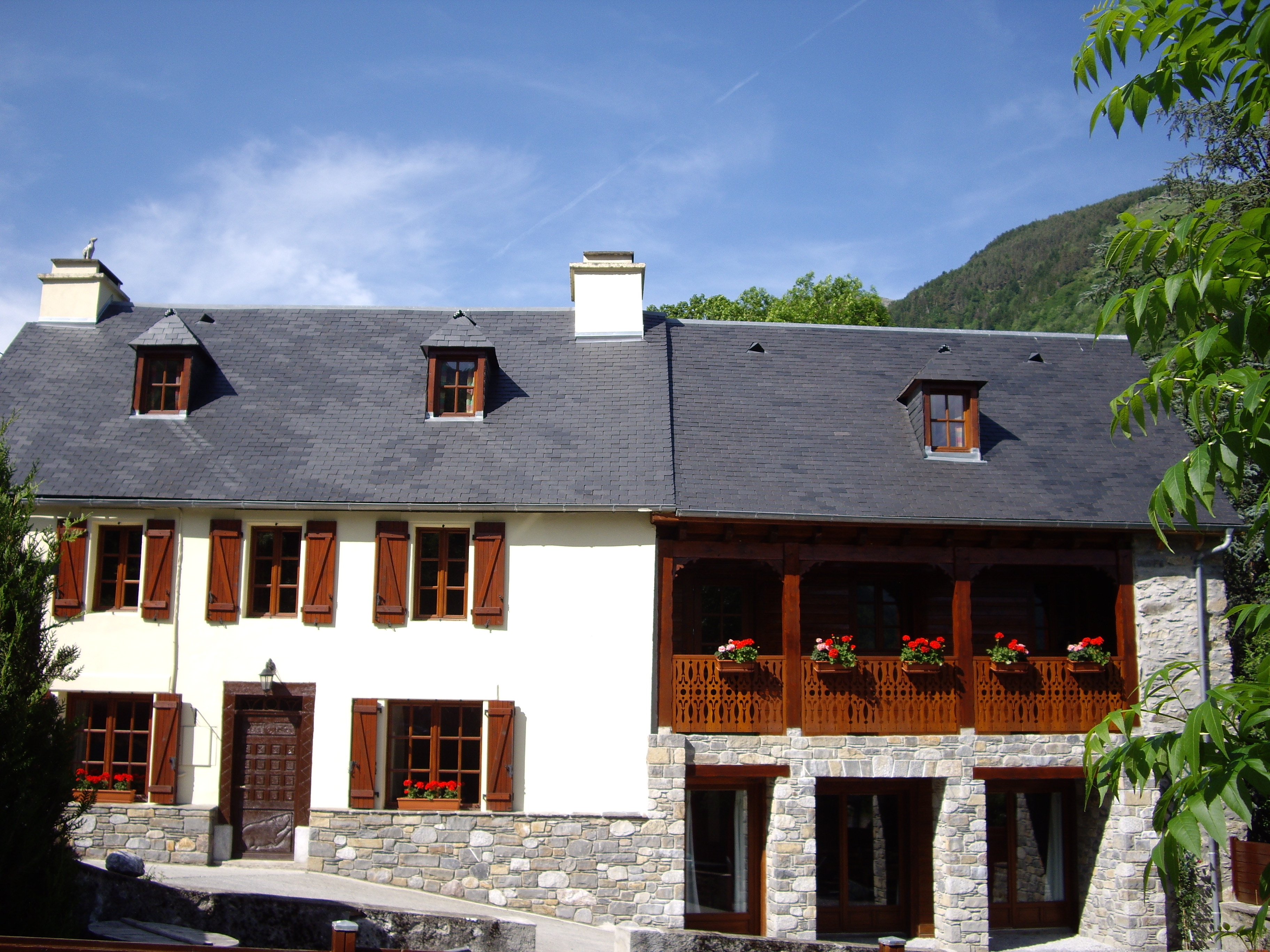 Ancienne Poste, Louron Valley (Hautes Pyrenees) - Exterior